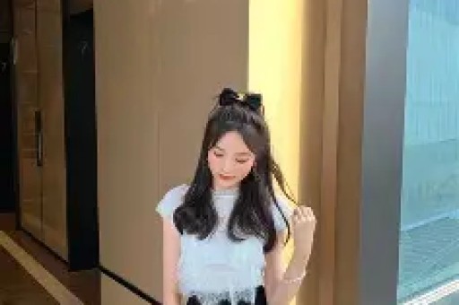 MC Mong爆料：知名女演员与争议人物秘密恋情曝光网友热议！