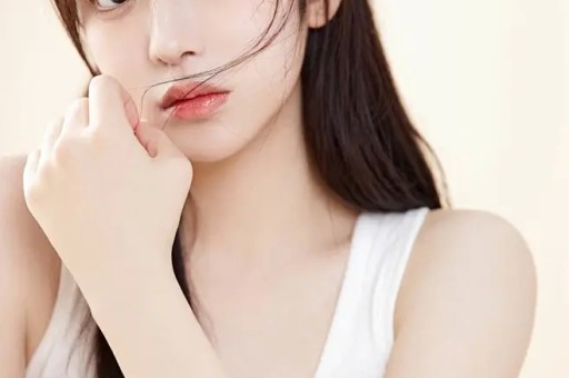 疯狂小杨哥卖假货被举报所卖产品虚标功率退一赔三需赔近一亿