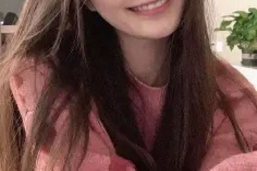 女星超大牌排场惹热议与男助理亲密举动引全网吵翻